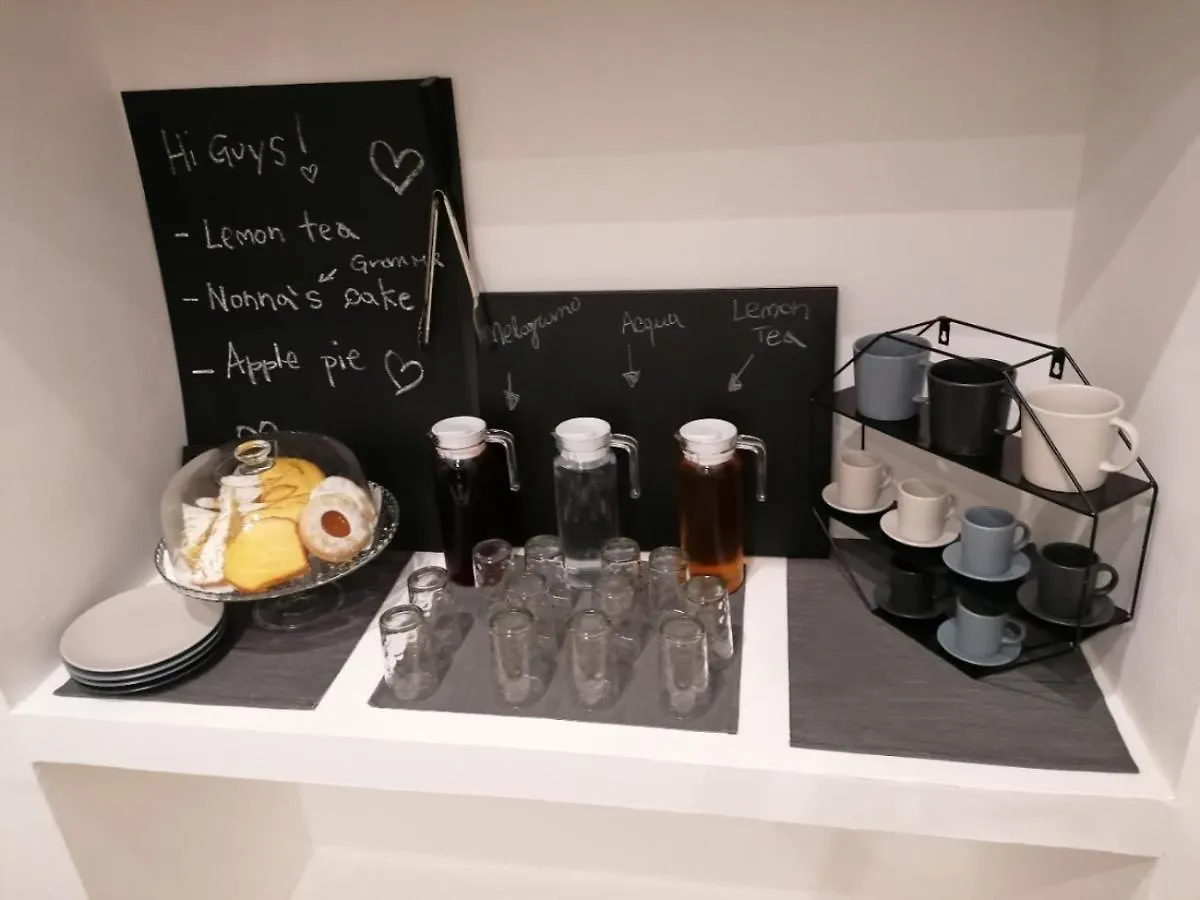 B&B Una Finestra Sul Duomo Naples Bed & Breakfast